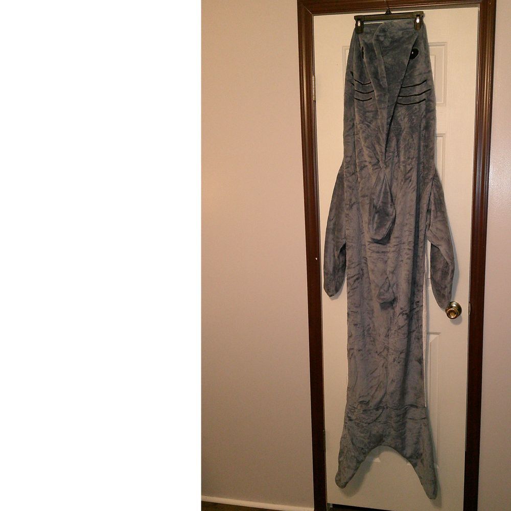 Adult Kids Shark Blanket Wearable‎  Hoodie One-Piece Blanket Size 2XL